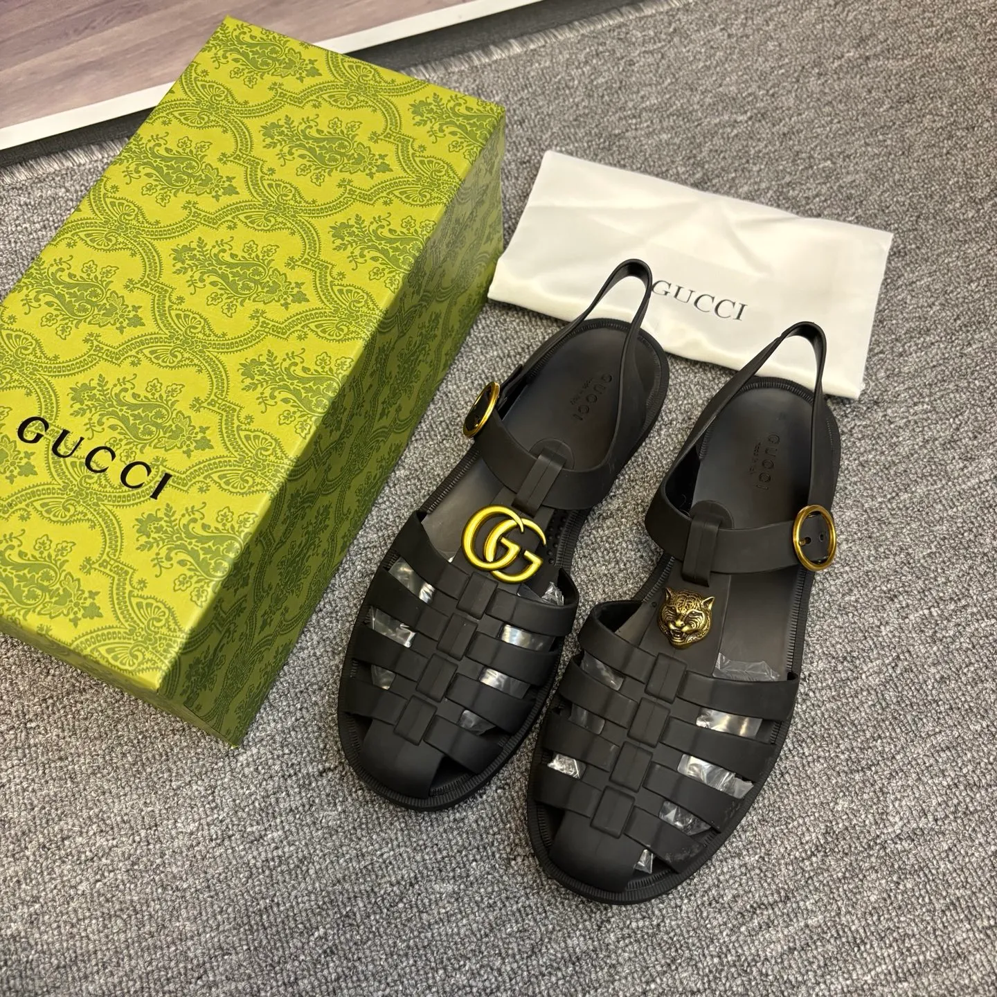 Men's shoes 260💰 [Gucci] Counter quality, top-quality original goods, real photos! Original TPU material, fine workmanship, comfortable; genuine 1:1 replica Size: 36 ~ 46